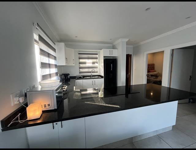 2 BEDROOM FLAT TO LET IN CRESTHOLME